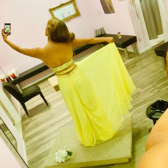 NEW WITH TAGS sunflower strappy dress with train! - Picture 2 of 8